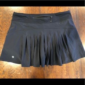 Lululemon Black skort size 8